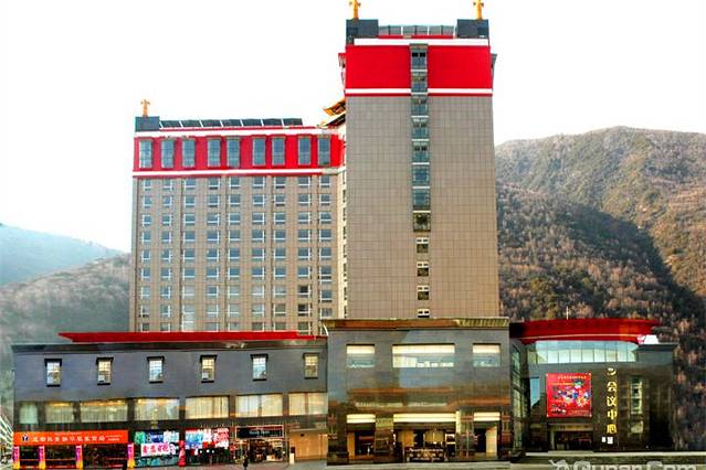 晶金隆购物中心