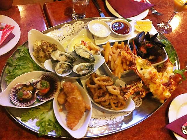 Red Cray Seafood & Grill Restaurant