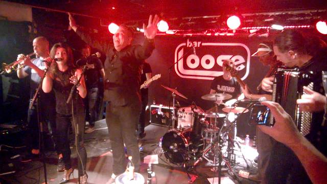 Bar Loose