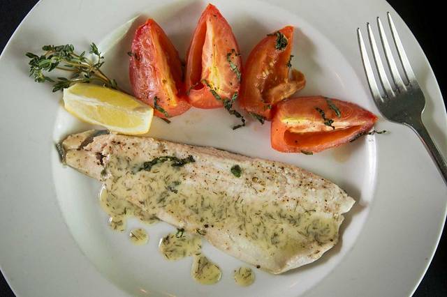 Ouisie's Table餐馆, 酒吧和公园