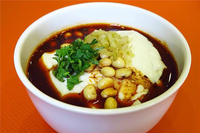 平遥县曙光东街路口小摊