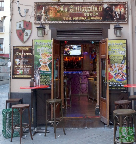 La Antigualla II 酒吧