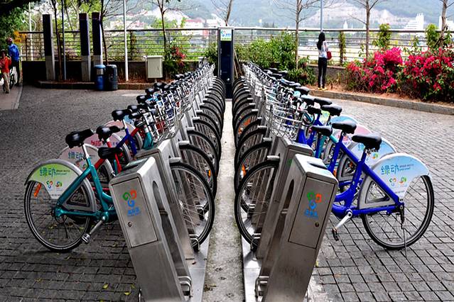 东关古渡南面的自行车租赁点