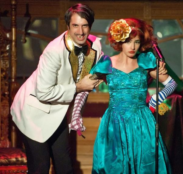 “苦艾酒”剧团表演秀