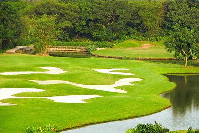 莲花山高尔夫球会(石楼镇店)