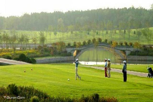 山西辰憬国际高尔夫俱乐部(滨河东路店)