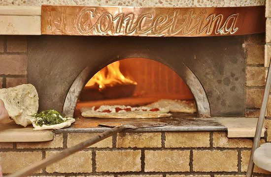 Pizzeria Oliva da Concettina ai Tri Santi 