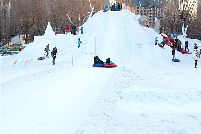 青年公园雪世界