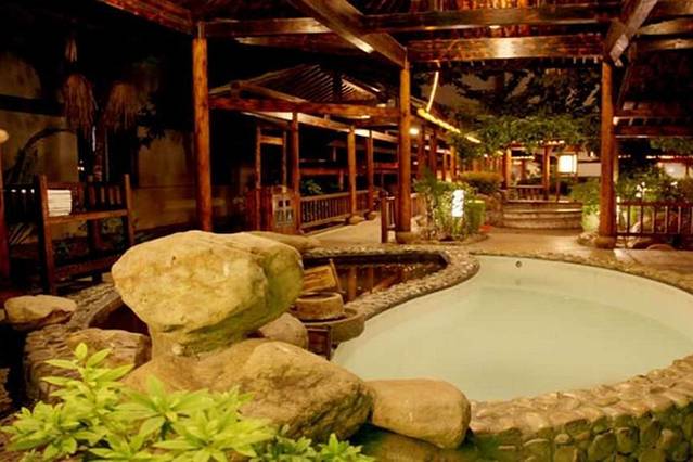 花水湾叠香溪温泉