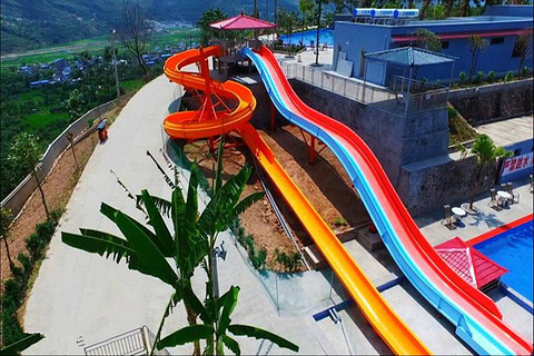 最新 大世界水上乐园 大世界水上乐园位于雅安市汉源县市九襄镇,位于
