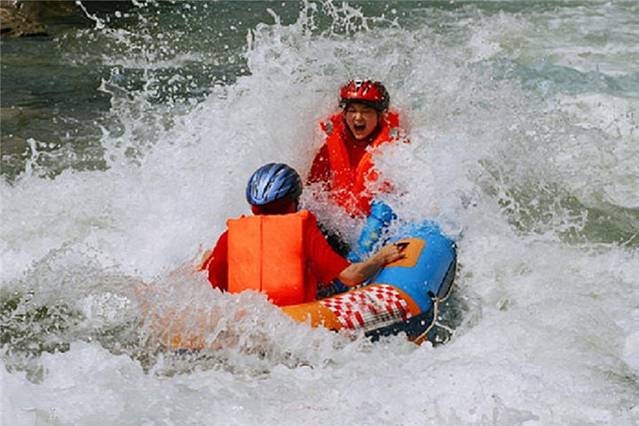金罗湾峡谷漂流