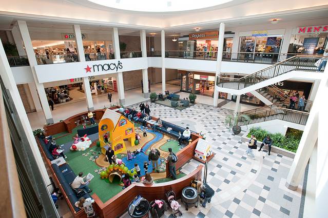 南山村购物中心