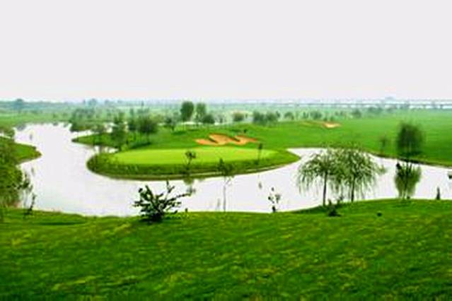 东方双鹰高尔夫俱乐部