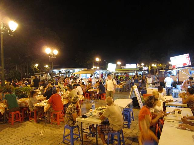 Les Roulottes - On the waterfront