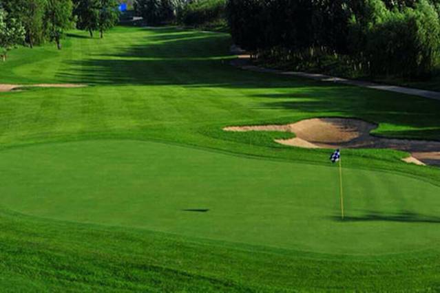 辽阳太子河高尔夫俱乐部