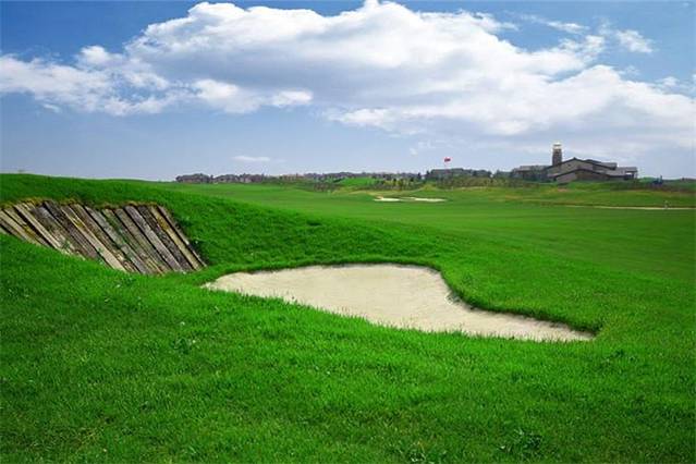 滨海湖高尔夫球会