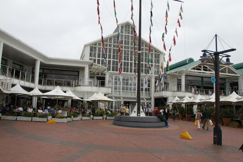 8 MILE INVESTMENTS 450 (PTY) LTD T/A The Palms