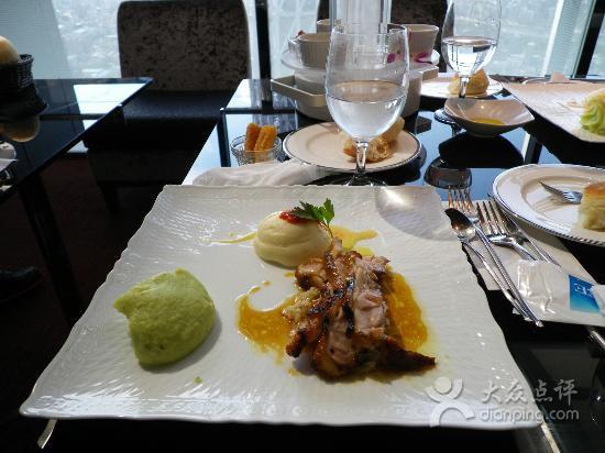 天空LOUNGE TOP of TREE