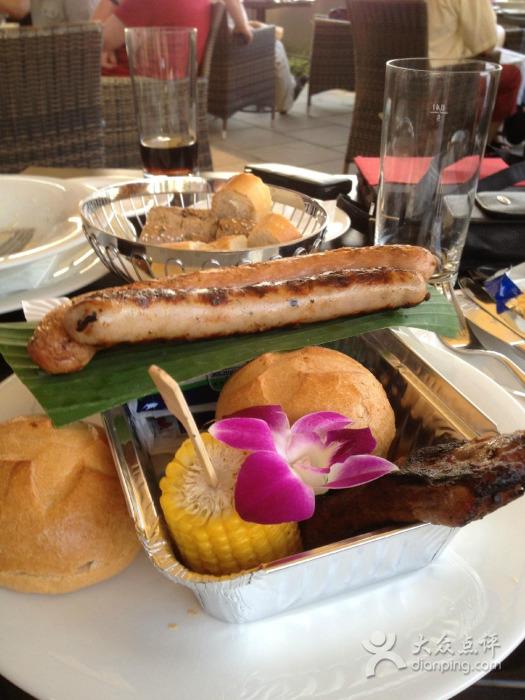 Restaurant River View