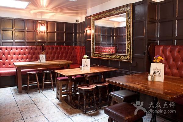 The Crown And Two Chairmen