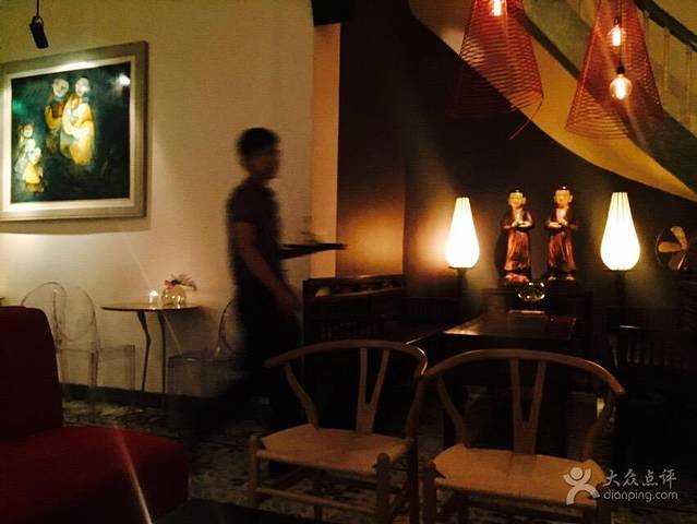 NOIR. Dining in the Dark