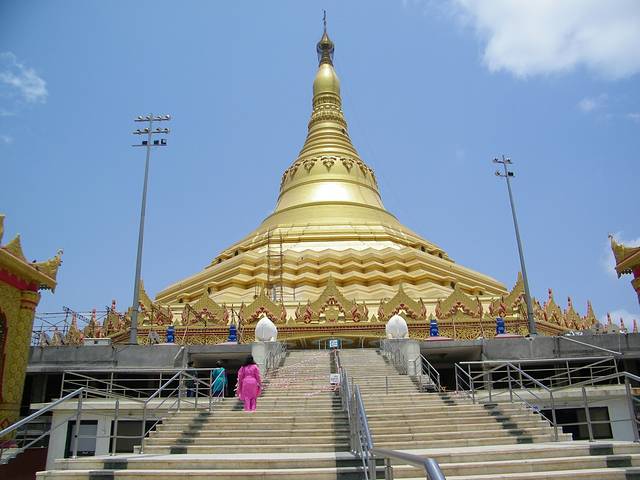 葛印卡内观大佛塔