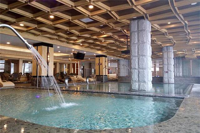 梦都美低氘小镇温泉