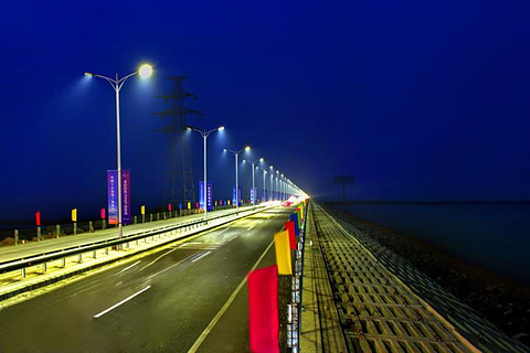 意想不到的是兰计划的路线竟然还真就把这些要素都包揽了海陵大堤有点