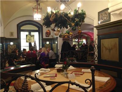 市政厅酒窖餐厅