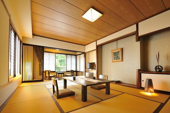 上田市観光会館