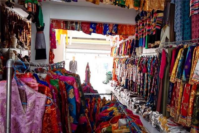 藏族服饰店