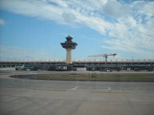 魁北克让·勒萨热国际机场