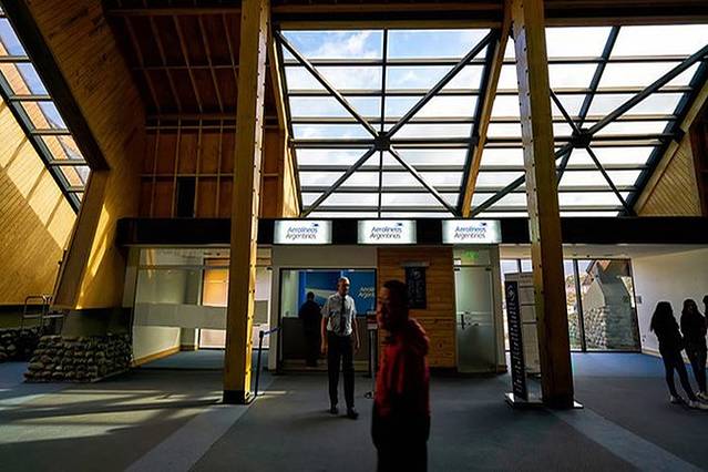 马尔维纳斯国际机场