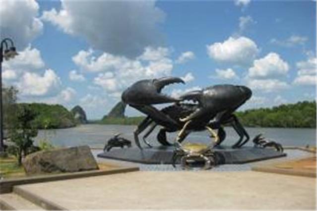 螃蟹雕像