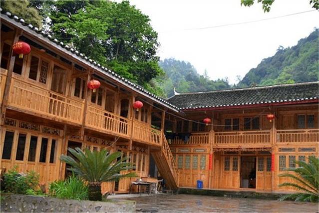 尧上仡佬族文化村