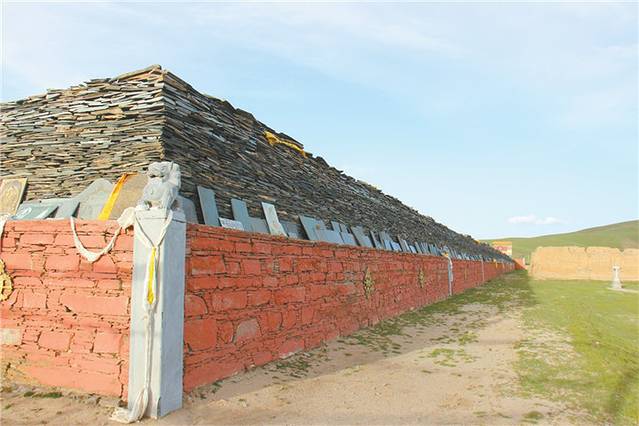 和日石经墙旅游景区