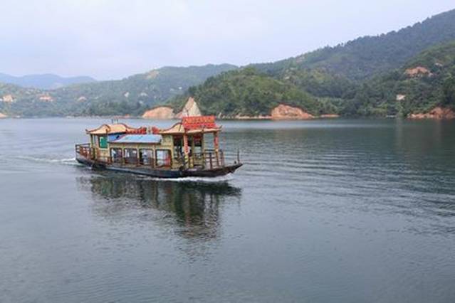永定龙湖景区