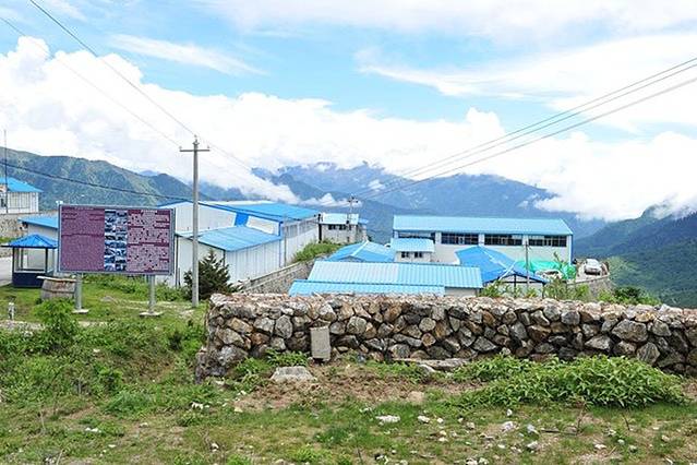 仁青岗边贸市场