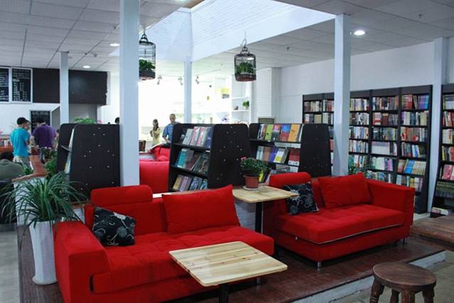 参差咖啡光谷书屋