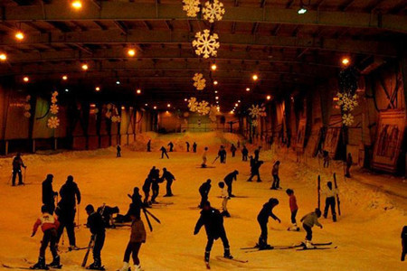 达永山四季滑雪馆