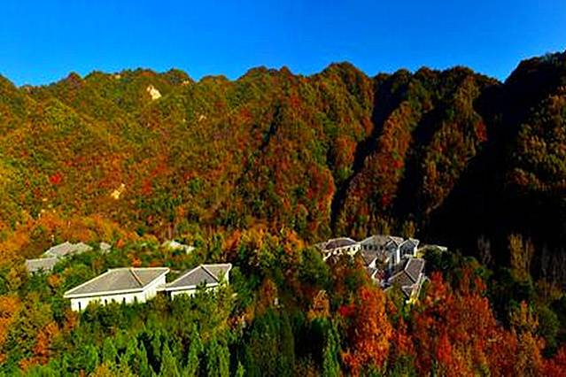 颐和伏牛山居温泉
