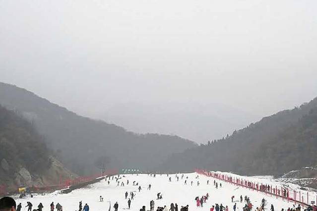 神灵寨滑雪场