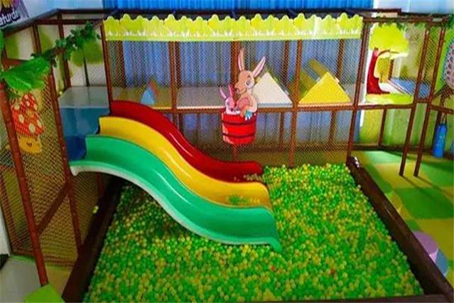 ST&SAT(百联奥特莱斯广场店)