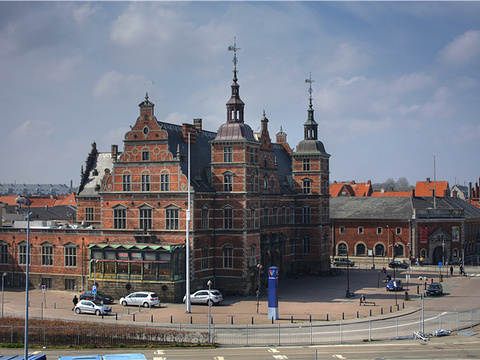 赫尔辛格火车站