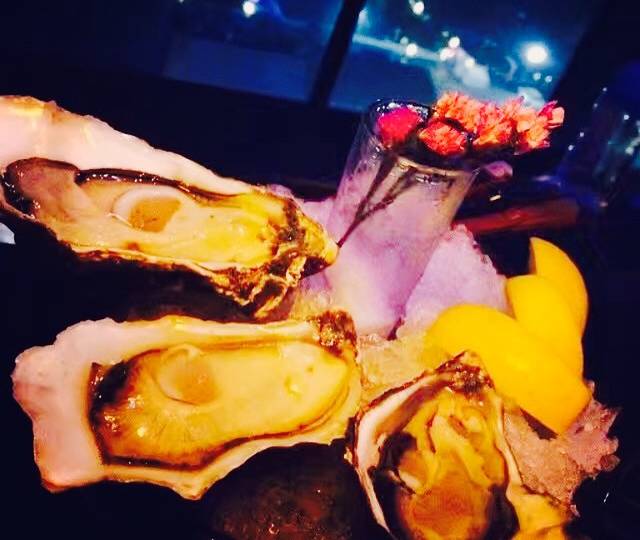 青岛海尔洲际酒店·VENU+海景酒廊