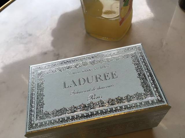 Ladurée（香榭丽舍大街店）
