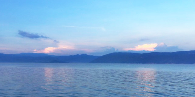 苍洱缘食府·看海吃饭