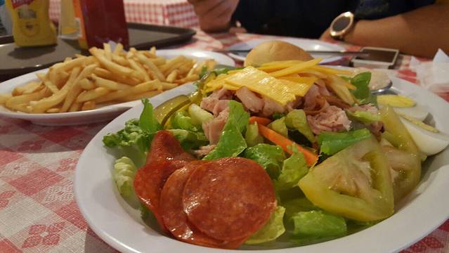 American Pizza & Grill