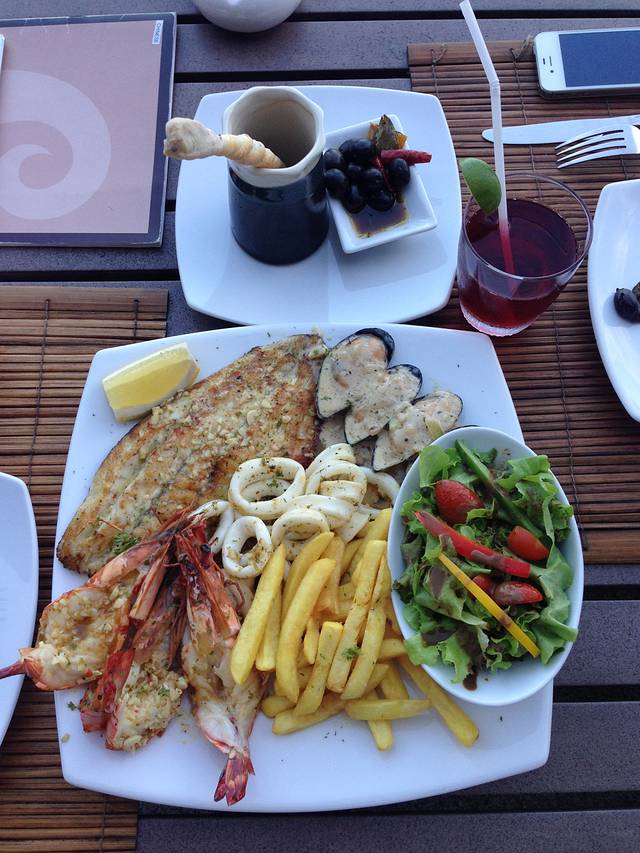 The Cliff Bar and Grill