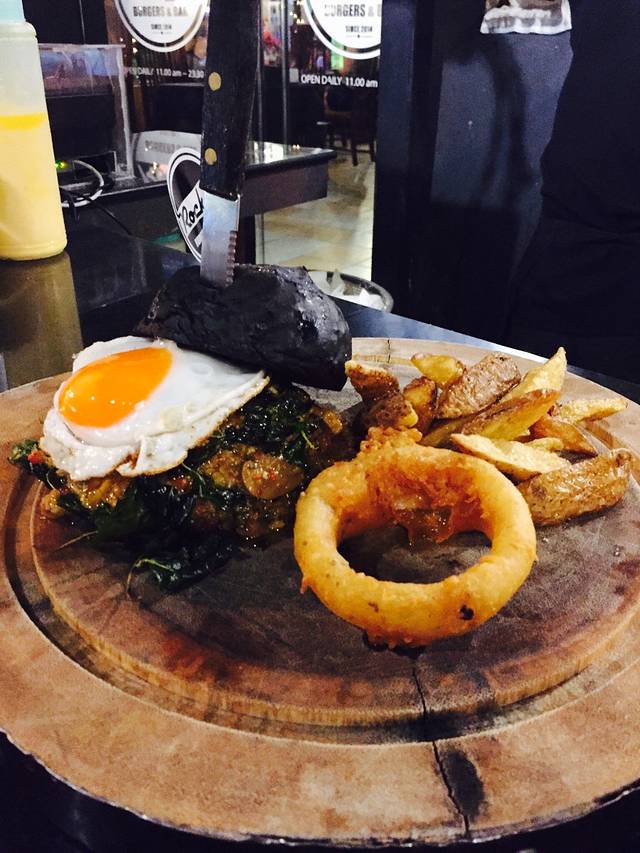 Rock Me Burgers & Bar